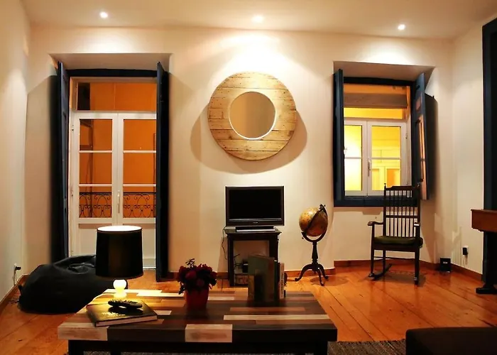 Magnificent Historical Centre With Terrace דירה ליסבון