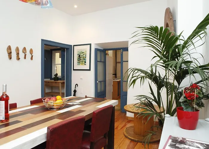 Magnificent Historical Centre With Terrace ליסבון